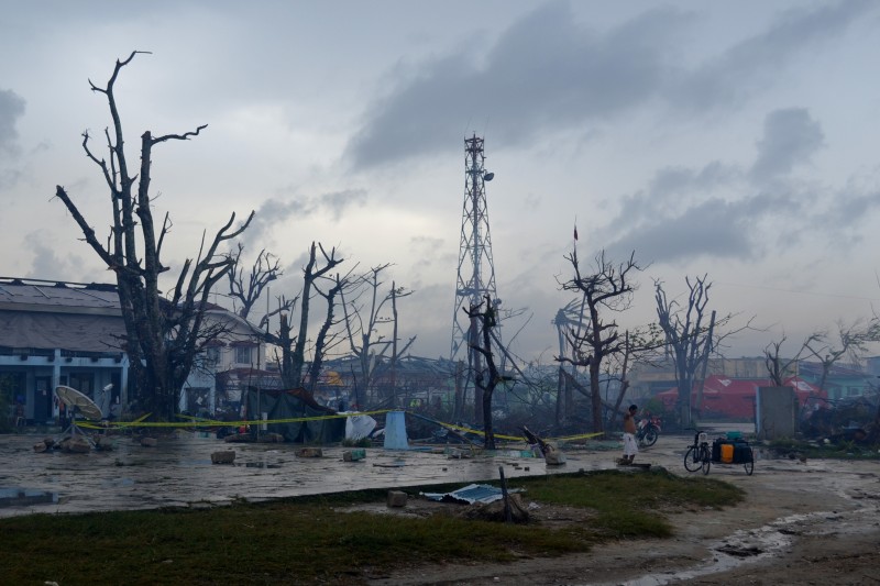 Outside the evacuation center in Guiuan, Eastern Samar/ PHOTO BY KRISTINE SABILLO/INQUIRER.net