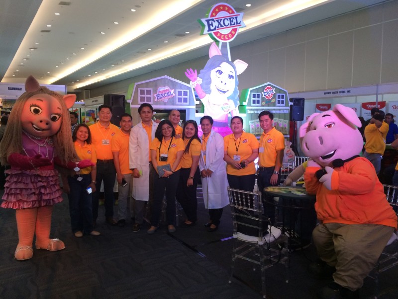 Philippine Foremost Milling Corporation (PFMC), maker of world-class animal feed brands Excel and Amigo for swine and Iron Claw for game fowl, is one of the main exhibitors in the recent Mindanao Agriculture and Livestock Expo in Davao City. Photo shows PFMC VP for Trade Feeds Engr. Terence Uygongco (third from left) at the Excel Feeds booth with company feed specialists who assist and give advise to livestock growers on animal nutrition. Promoting their new company slogan “Pusong Excel, Dito Ka Na Sa Ma-Alaga”, PFMC and Excel Feeds’ participation in the expo is in support of government’s call to help produce sufficient, quality and affordable food for Filipinos. 