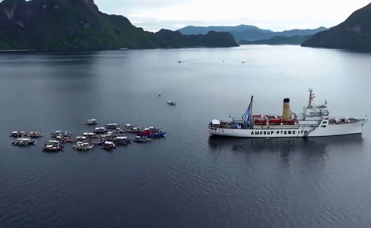 Chinese vessel spotted near PH civilian ship carrying volunteers