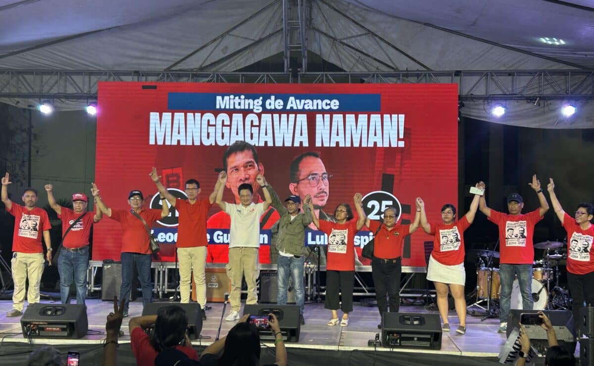 Partido Lakas ng Masa senatorial candidates and labor leaders Leody de Guzman (left) and Luke Espiritu (right) hold their miting de avance at the Liwasang Bonifacio in Manila on Friday night, May 9, 2025. — Photo by Jason Sigales/INQUIRER.net