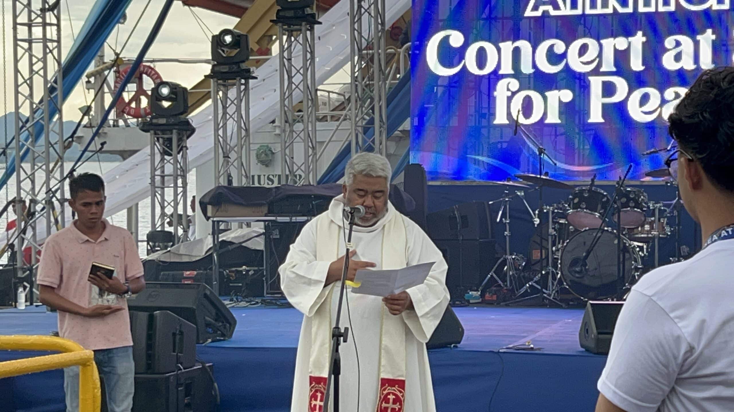 Mass is heard before the concert.