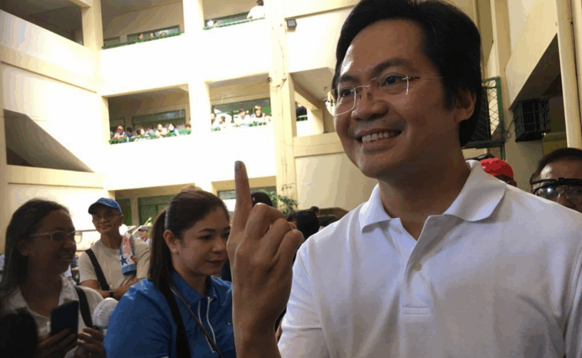 Karlo Nograles talks to members of media after casting his vote at T. Palma Gil Elementary School in Davao City on Monday, May 12, 2025. — Photo by Germelina Lacorte/Inquirer Mindanao