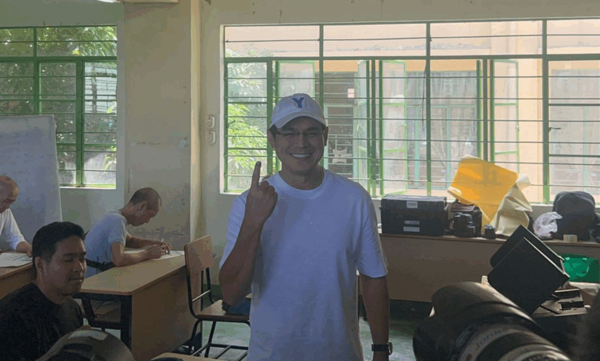 Isko Moreno casts vote in Manila