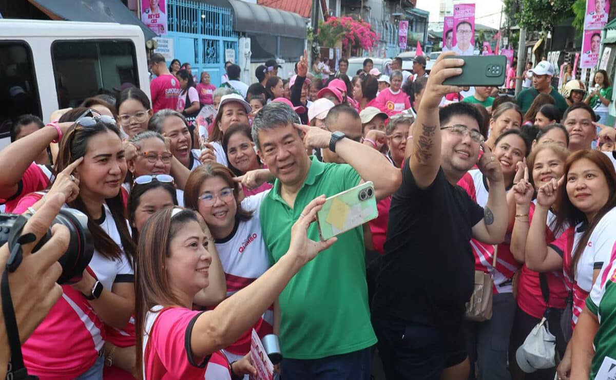 Use Your KOKOte: Senator Koko Pimentel poses with supporters