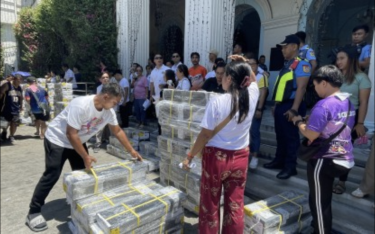 ARRIVAL. Ballots for the May 12 elections arrive at the Ilocos Norte Capitol in Laoag City on Sunday (May 4, 2025). These will be turned over the same day to provincial, city, and municipal treasurers for distribution to polling centers. (PNA photo by Leilanie Adriano)