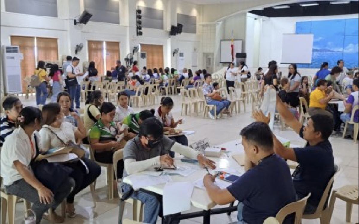 SMOOTH OPERATION. Members of the electoral board submit the results of their final testing and sealing at the Iloilo City canvassing center on Wednesday (May 7, 2025). The Commission on Elections Iloilo City conducted the FTS for the remaining 414 automated counting machines to test their accuracy for the May 12 polls. (Photo courtesy of Comelec-Iloilo City)