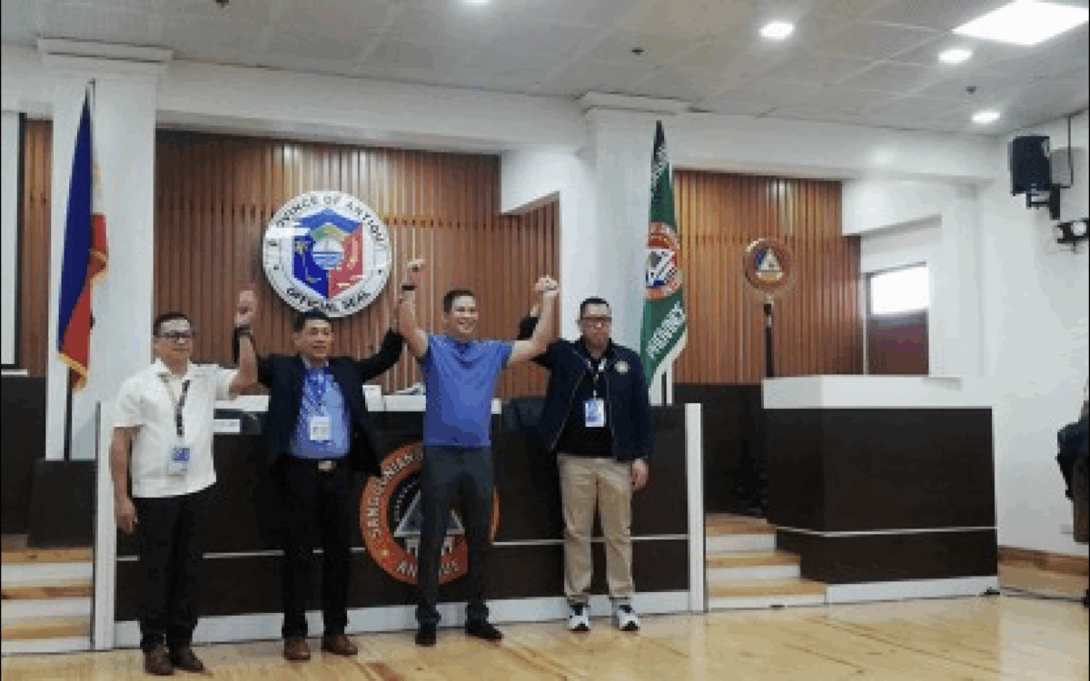 AntonioAgapitoLegarda-proclamation-IloiloCity-15May2025 OVERWHELMING MANDATE. Antique reelected Rep. Antonio Agapito Legarda (3rd from left) is proclaimed by the Antique Provincial Board of Canvassers at the Antique Legislative Building on Wednesday (May 14, 2025). (PNA photo by AJPetinglay)