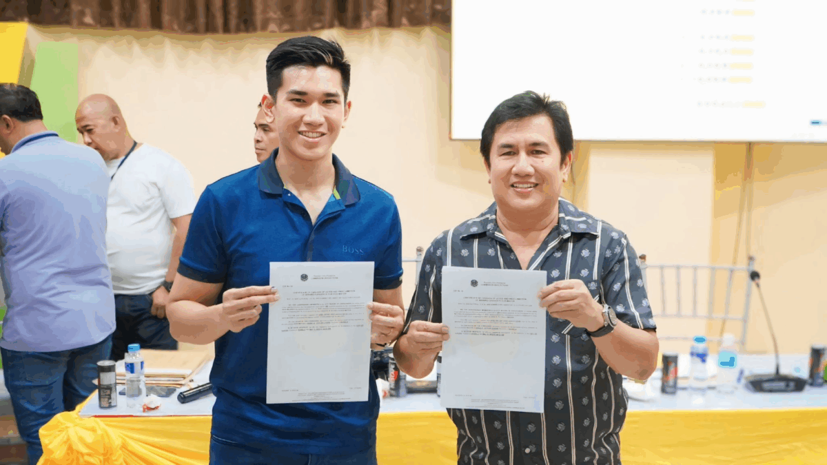 Mayor Josemarie “Jay” Diaz, right, and his son, Jayve Diaz, are proclaimed winners of the mayoral and vice mayoral races in Ilagan City at dawn on Tuesday, May 13. PHOTO COURTESY of LGU Ilagan