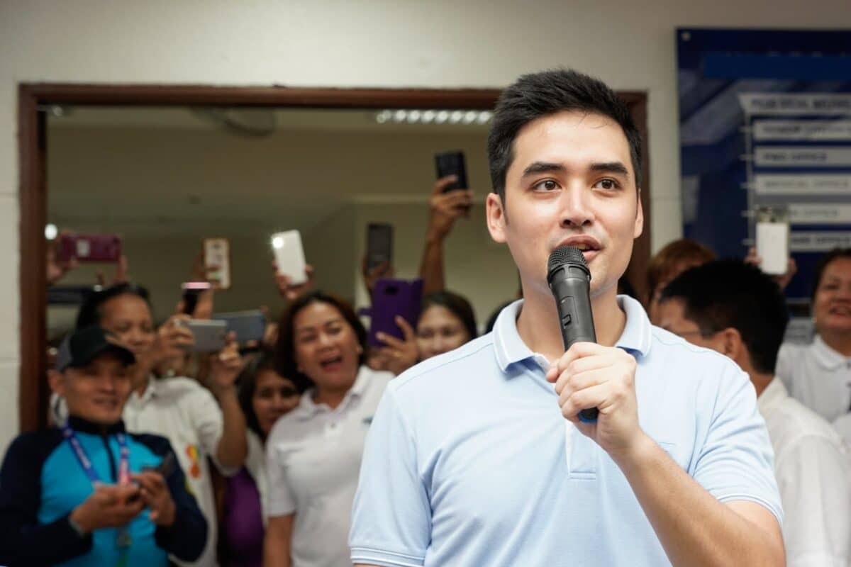 Incumbent Mayor Vico Sotto is leading the mayoral race in Pasig City, based on partial and unofficial results from the Commission on Elections (Comelec) Transparency Server as of 10:28 a.m. Tuesday.