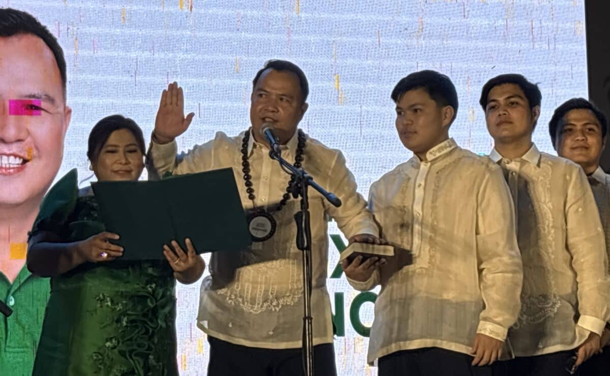 End of 40-year Jumamoy rule: New Inabanga leaders take oath