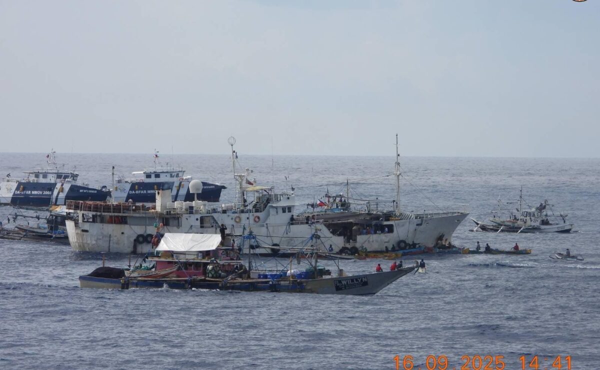 Philippine DA-BFAR ships escort fishing boats near Scarborough Shoal as part of the Kadiwa para sa Bagong Bayaning Mangingisda resupply mission. 