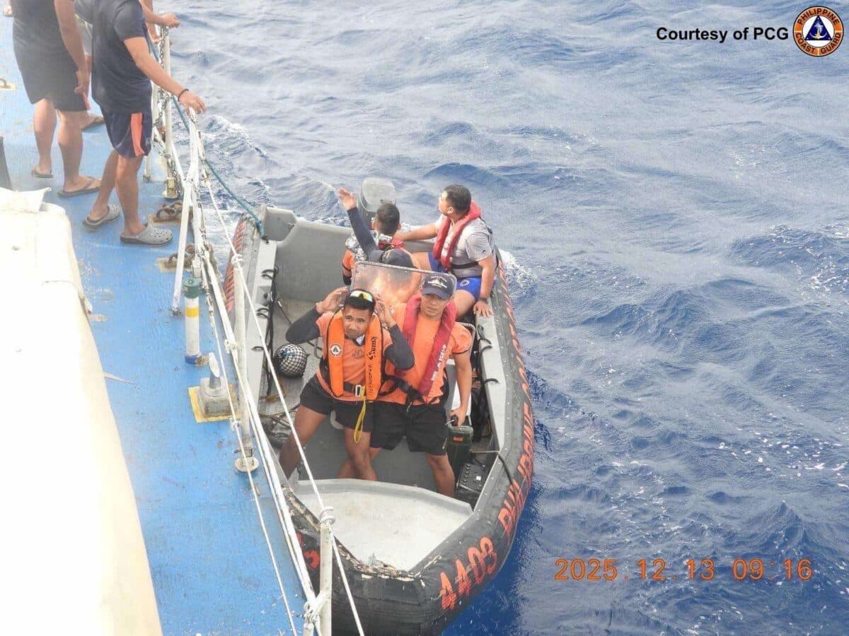 Chinese forces harass PH  fishing vessels; 3 injured