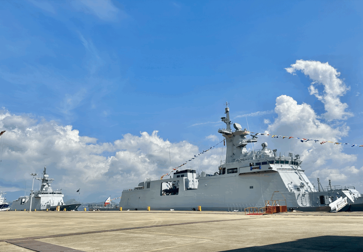 BRP Diego Silang is docked in front of its sister ship, BRP Miguel Malvar. Built by Hyundai Heavy Industries, the two frigates share identical features and capabilities. (Photo by Gabryelle Dumalag)
