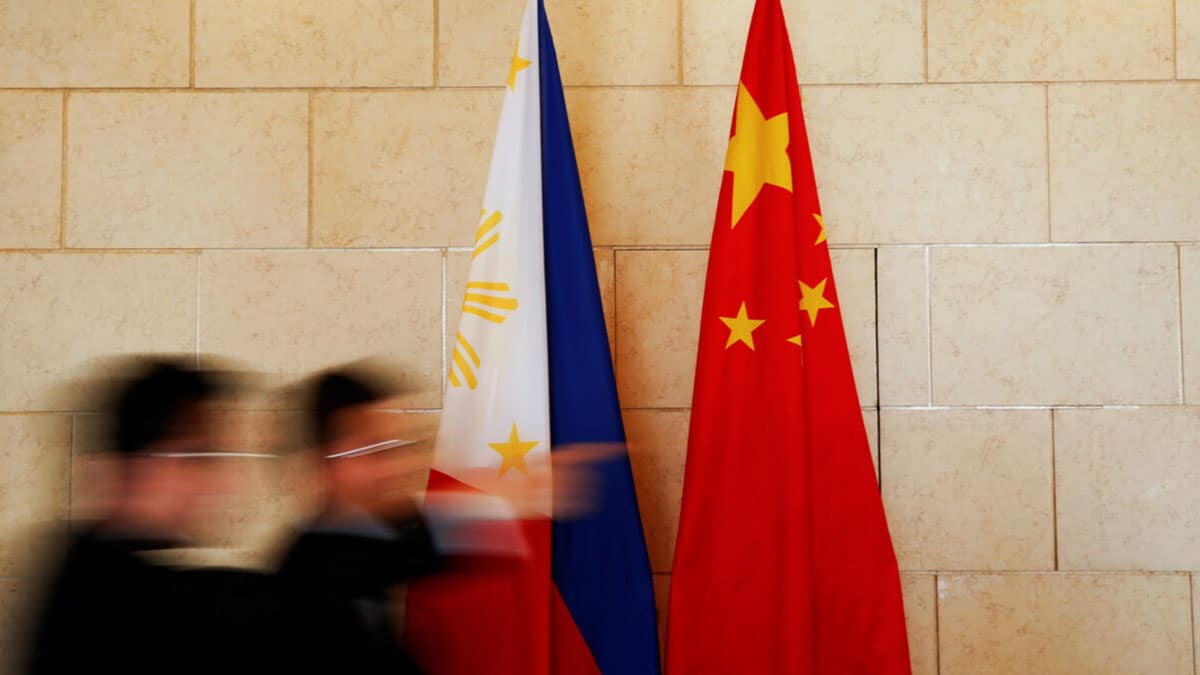 Attacking the Light, Defending the Darkness: Beijing&rsquo;s Echo Chamber in Manila