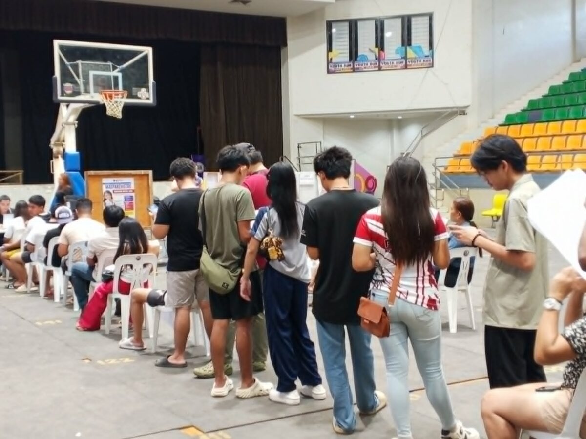 Young voters flock to register ahead of deadline