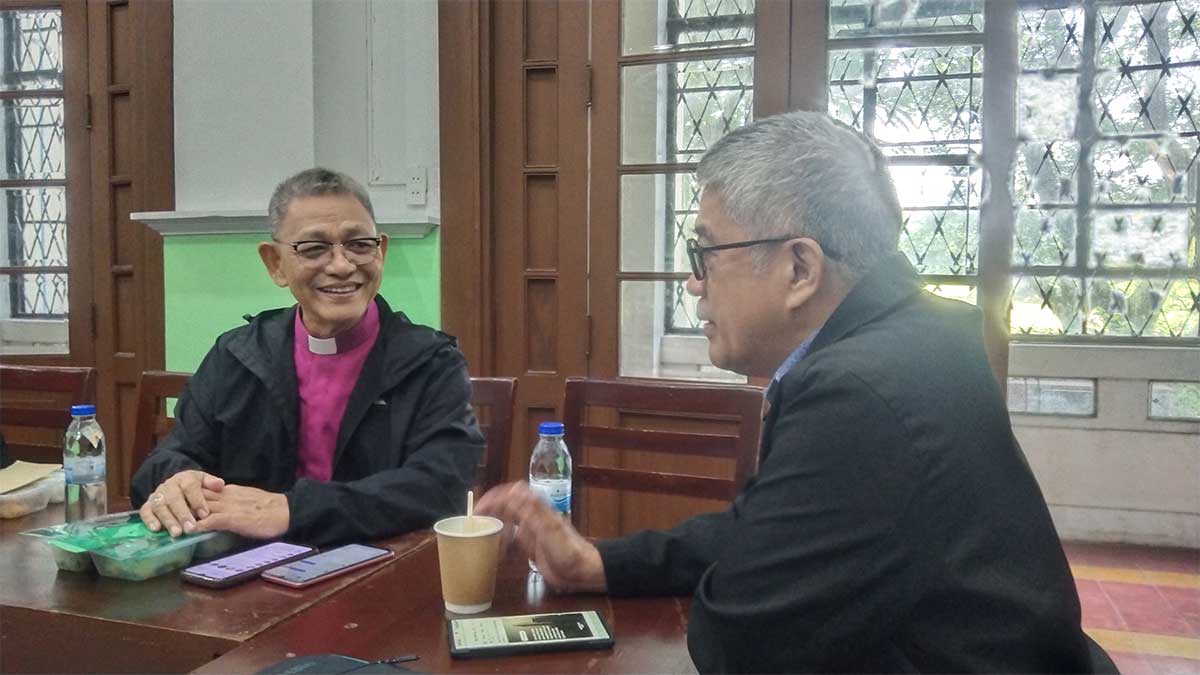 KATUNGOD CONFERENCE 2026. Zarate (right) and Calang talk during a break of the recently concluded conference at Malcolm Hall, University of the Philippines Diliman, on Wednesday, July 15. Photo by Cong B. Corrales
